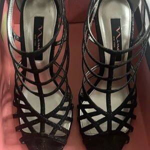 Nina strappy caged heels w zipper black metallic 8.5